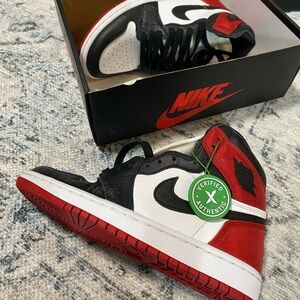 Women’s Jordan 1 Retro High Satin Black Toe